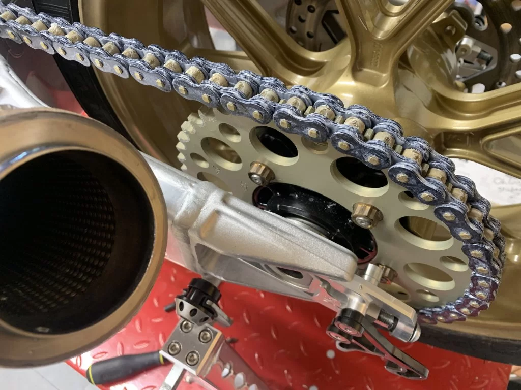 Kawasaki KR1000 Replica 404.webp