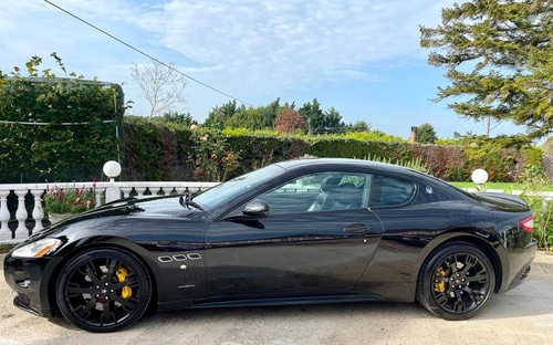 2010 MASERATI GRAN TOURISMO S 4.7 V8 MC SHIFT BLACK WITH BLACK LEATHER EURO 5 - Picture 4 of 20