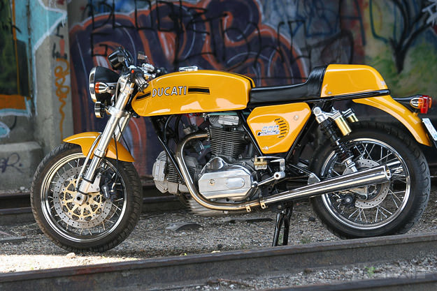 ducati-900-gts-2.jpg