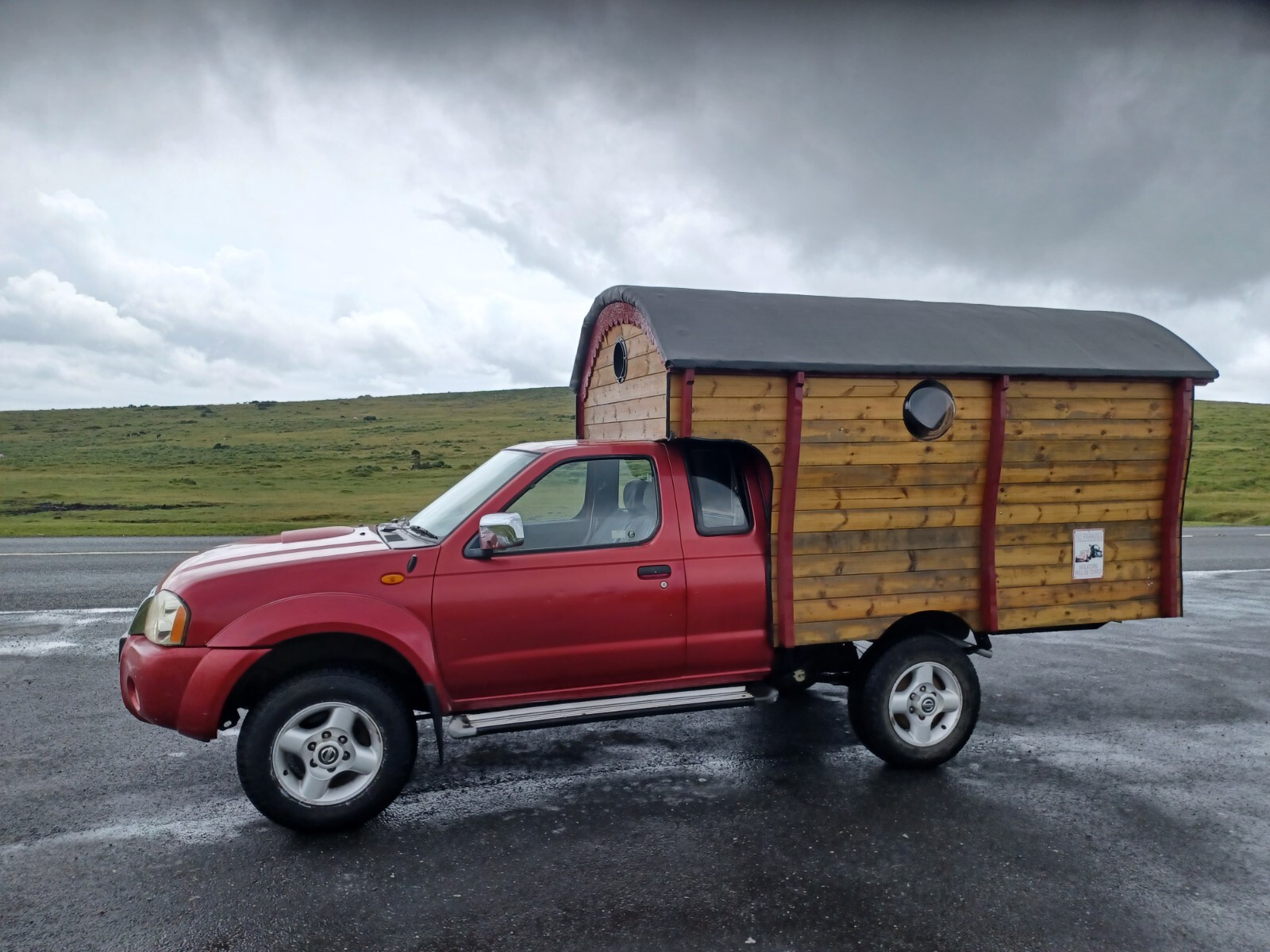 Camper Nissan Navara - Picture 1 of 17