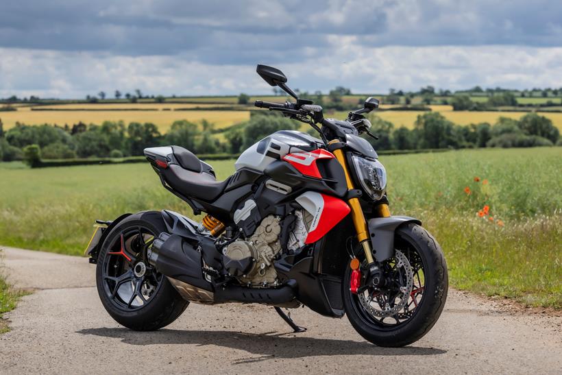 2026-on Ducati Diavel V4 RS static shot right hand side