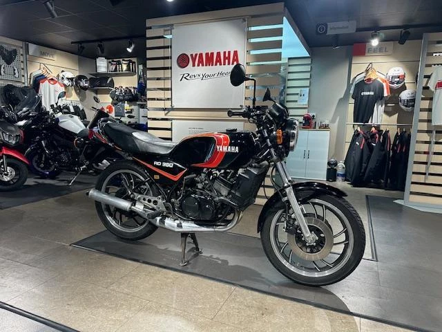 1981 Yamaha RD350LC UNDER 3000 MILES UN-RESTORED FULLY RUNNING/RIDING - Picture 1 of 20