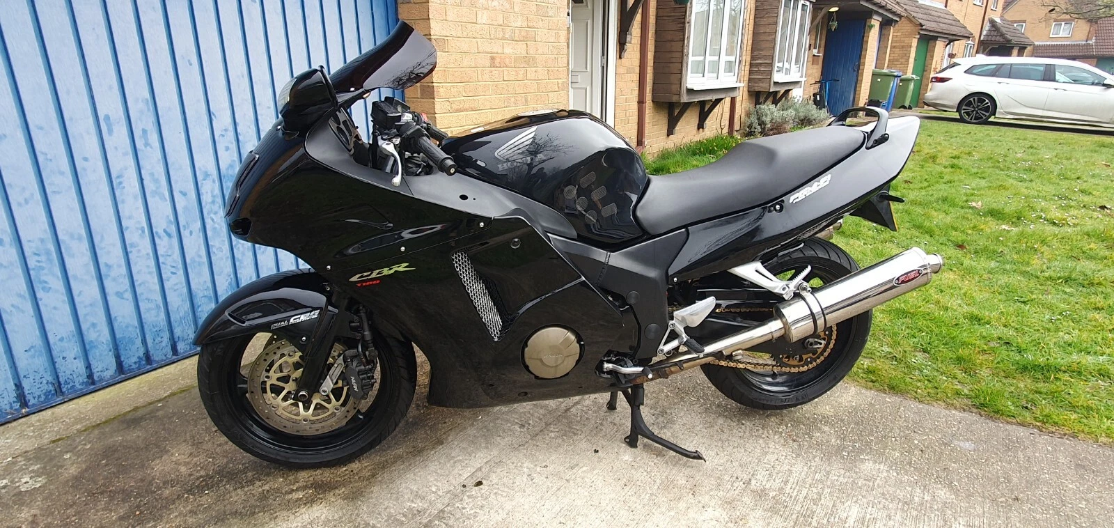 Honda CBR 1100 XX Super BLACKbird, 28k miles, owned 10 years, FI,  Garaged - Picture 1 of 24
