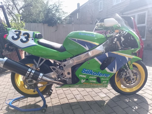 Kawasaki Zxr750j. Reve Racing - Picture 1 of 17